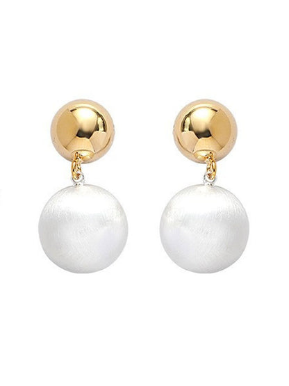 Olivia Women's Earrings featuring a vintage pearl design that embodies timeless elegance, perfect for any occasion. 7
