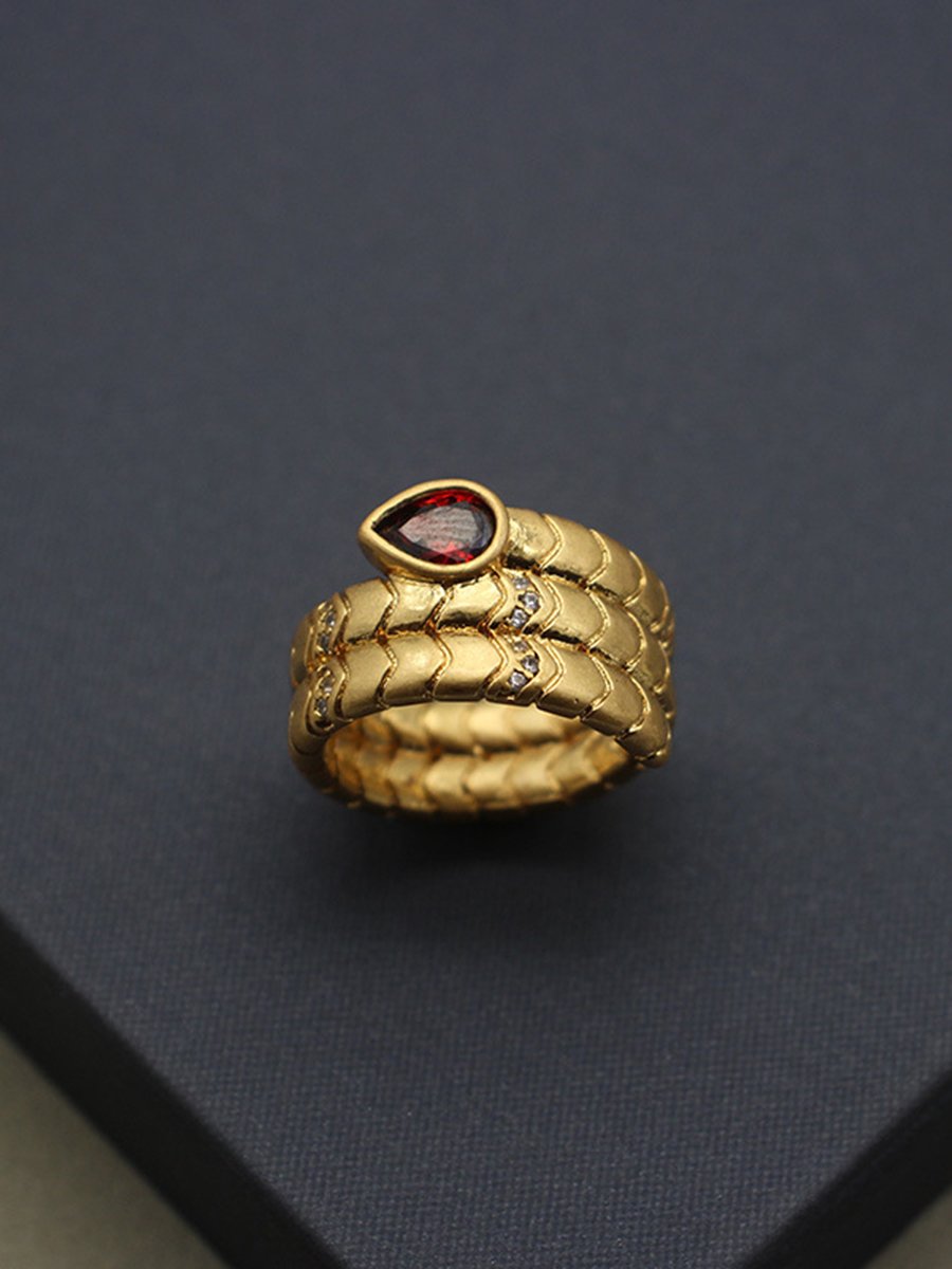 Vera Women's Vintage-Inspired Snake Ring featuring a Water Drop Zircon, elegantly designed for a unique fashion statement. 2