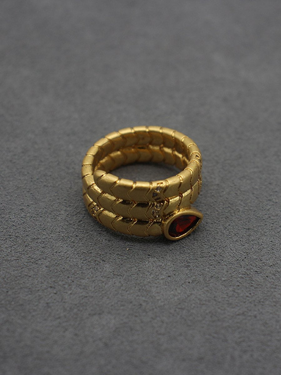 Vera Women's Vintage-Inspired Snake Ring featuring a Water Drop Zircon, elegantly designed for a unique fashion statement. 3